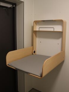 Wickeltisch verfügbar - Öffentliche Toilette auf dem Rathausplatz nachgerüstet